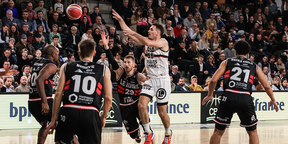 You are currently viewing Soir de fête au Palais avec la victoire dans le derby (100-73)