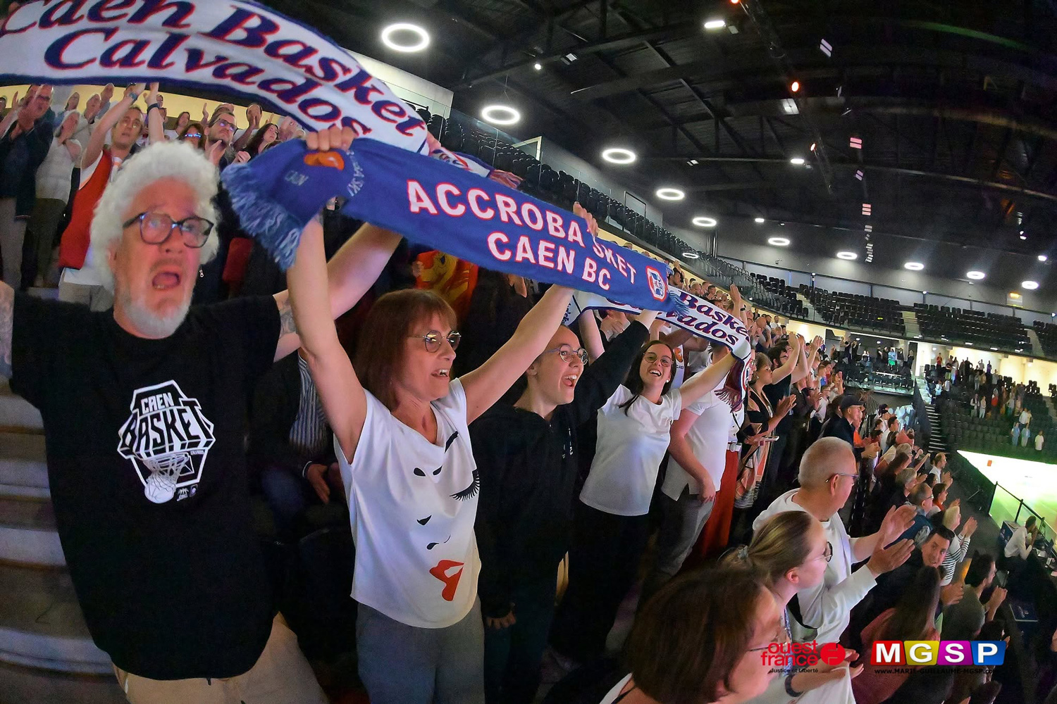 Accroba'sket supporter CBC