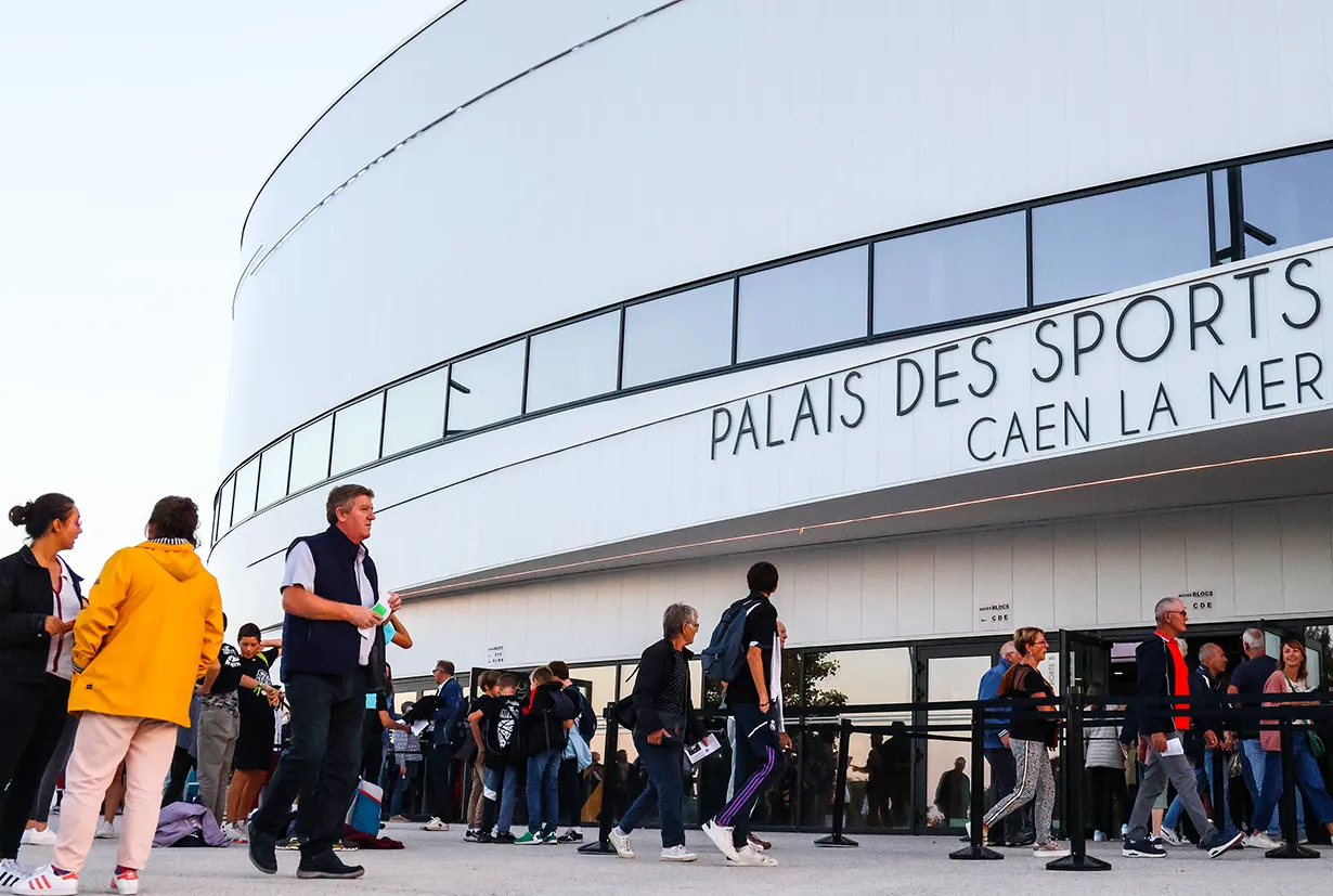 exterieur-palais-des-sports